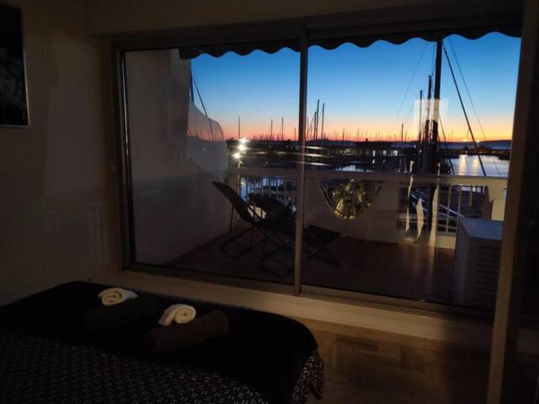 Classe 3 Etoiles - Magnifique Vue Sur Le Port - Wifi Et Clim ラ・グランド・モット エクステリア 写真